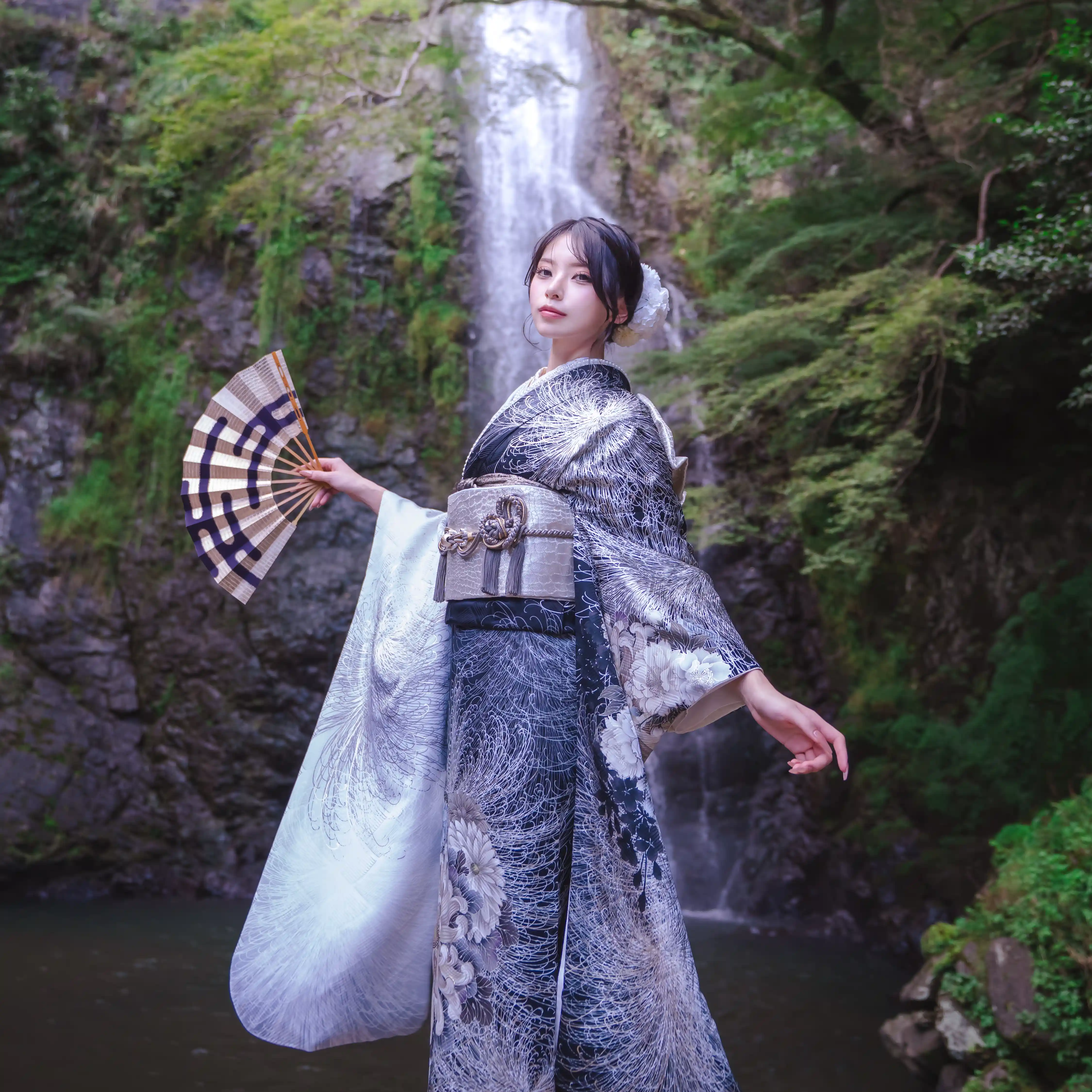 LUXURY FURISODE 3