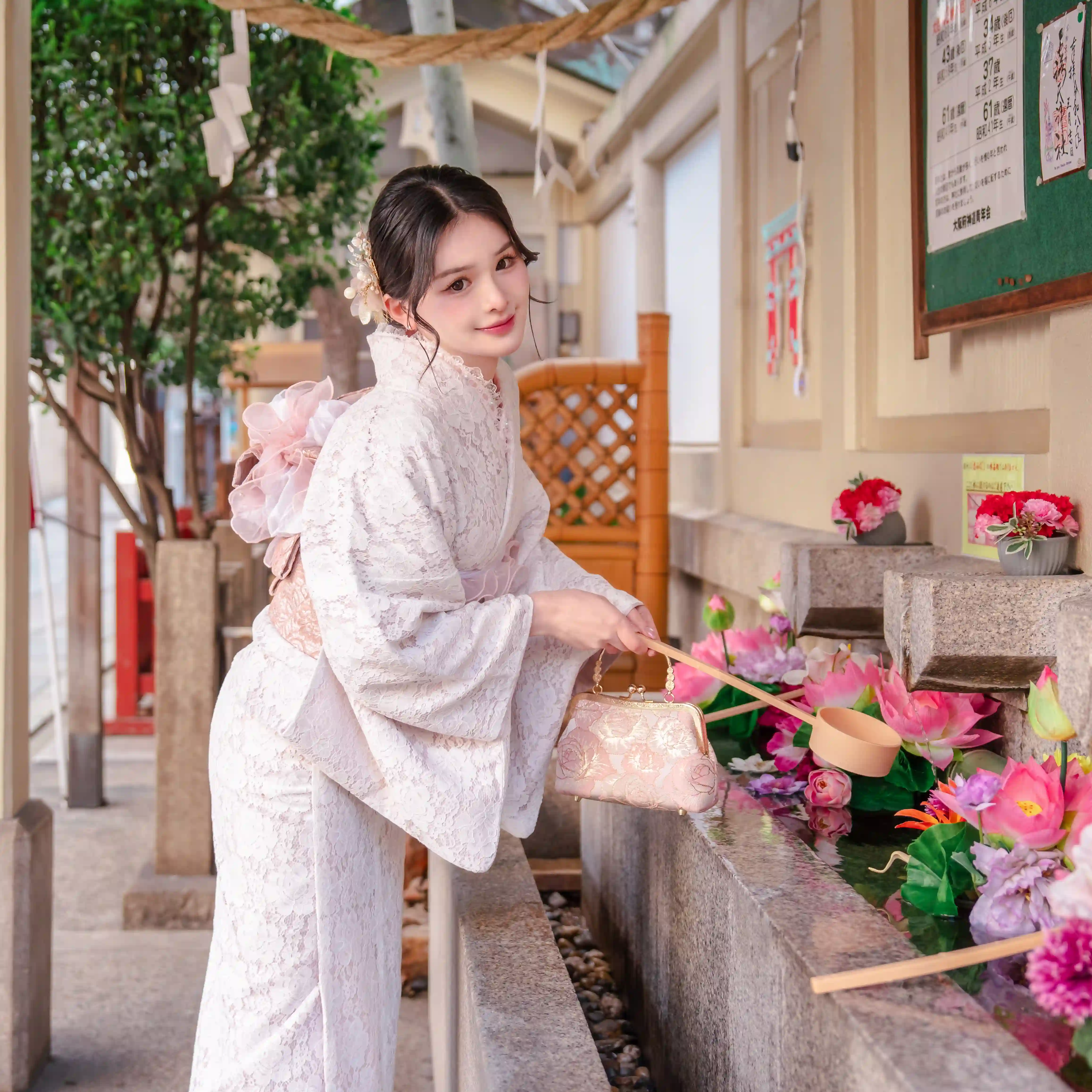 LACE KIMONO 2