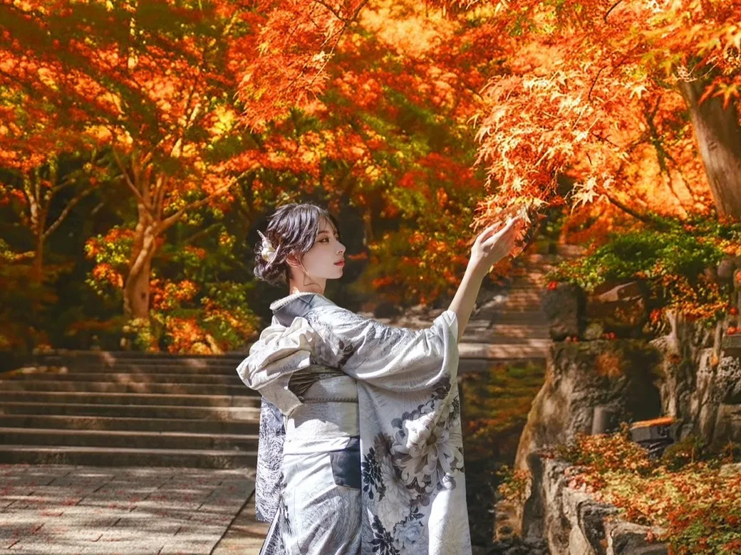 Experience Osaka’s Best Autumn Colors at Katsuo-ji Temple with Kimono Rental & Hire Car from KAWAII OSAKA