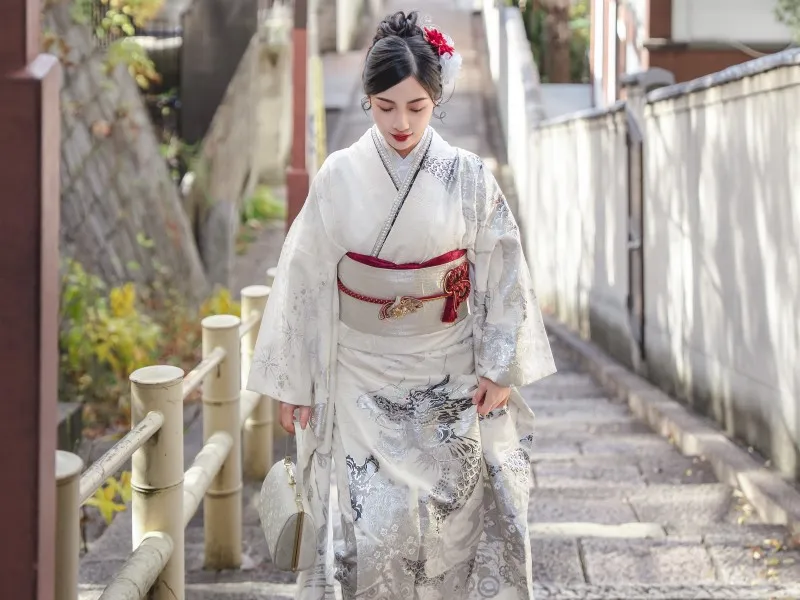 Elegant Furisode Kimono Experience in Osaka – KAWAII OSAKA Photoshoot