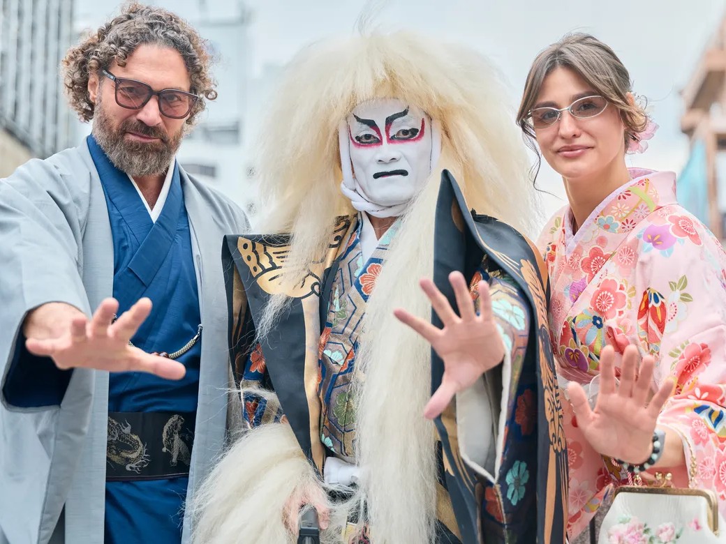 Kimono Experience in Osaka: A Unique Dotonbori Photoshoot with Unexpected Encounters