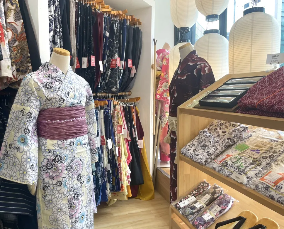The easy-to-wear separate-style yukata is now in stock!  