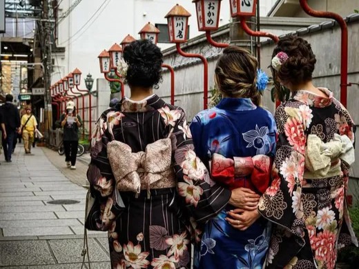 Discover Osaka in Kimono