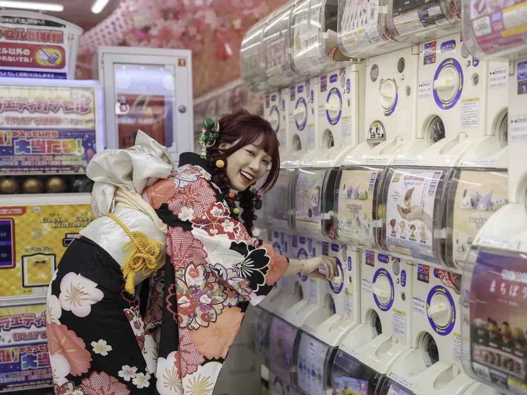 Kimono Street Experience in Osaka: Explore Dotonbori Like a Local