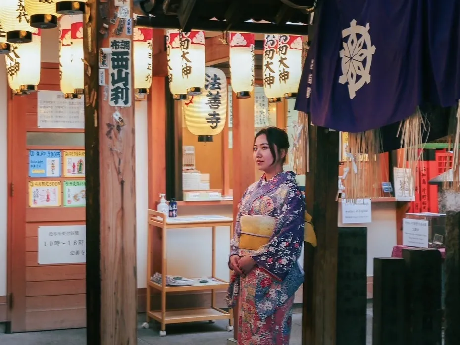 Hozenji Temple